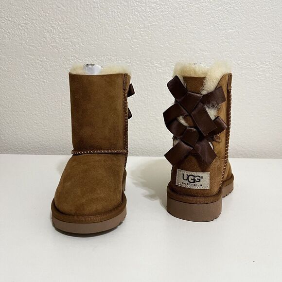 UGG Australia Bailey Bow II Boots Chestnut Toddler Girls Size 8 NEW in BOX - Picture 1 of 14